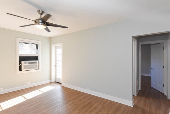 Building Photo - 735 Judson Ave