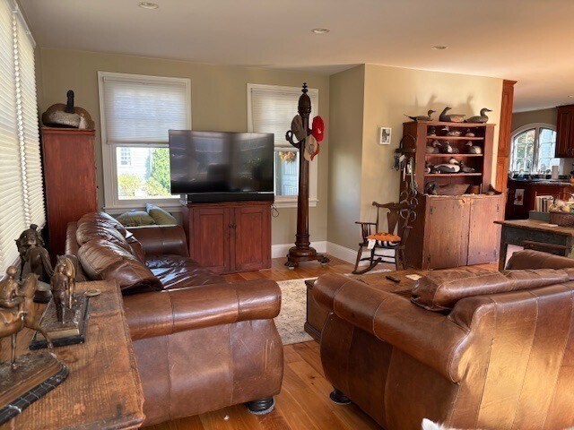 Building Photo - 17 Central St