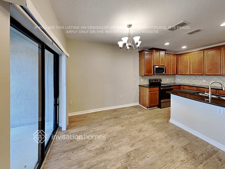 Building Photo - 2244 Seven Oaks Dr