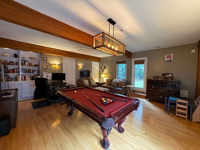 Building Photo - Fantastic 5 Bed 5.5 Bath Single Family Hom...