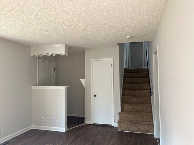 Building Photo - 416 Ocala Ct N