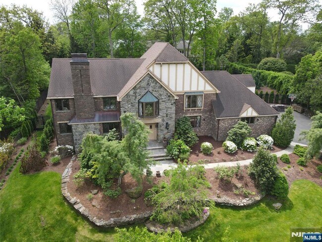 Primary Photo - 39 Springhouse Rd