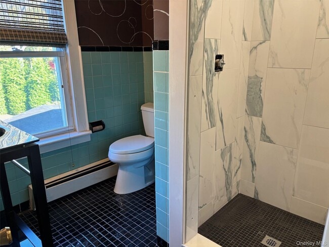 Building Photo - 185 S Country Rd