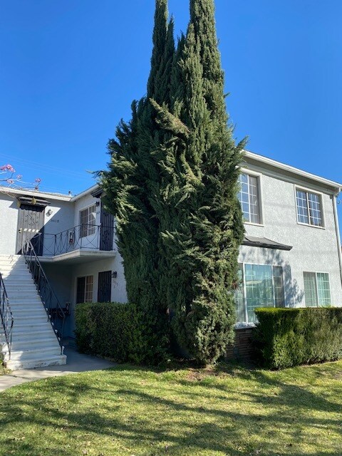 Primary Photo - 3411 W Alameda Ave
