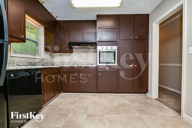 Building Photo - 1407 Colony East Circle
