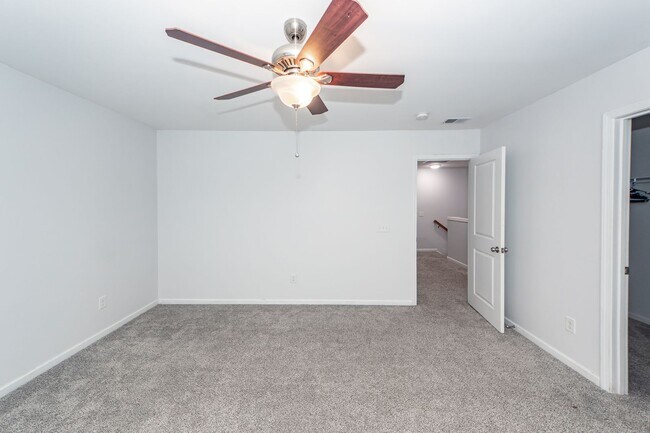 Building Photo - 5 Bedroom 3 Bath Home in Cane Bay Plantation - Summerville