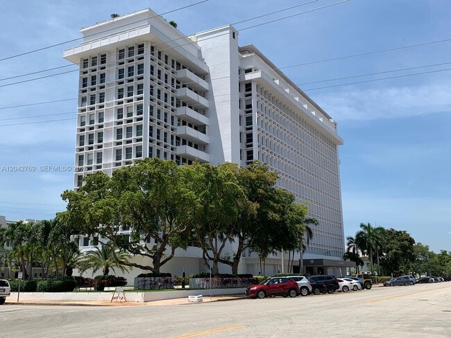 Building Photo - 700 Biltmore Way