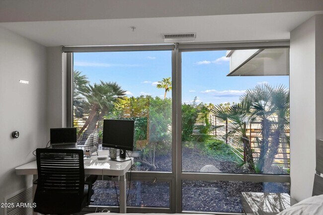 Building Photo - 7167 E Rancho Vista Dr