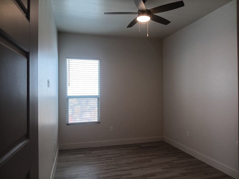 Building Photo - 824 Durham Way