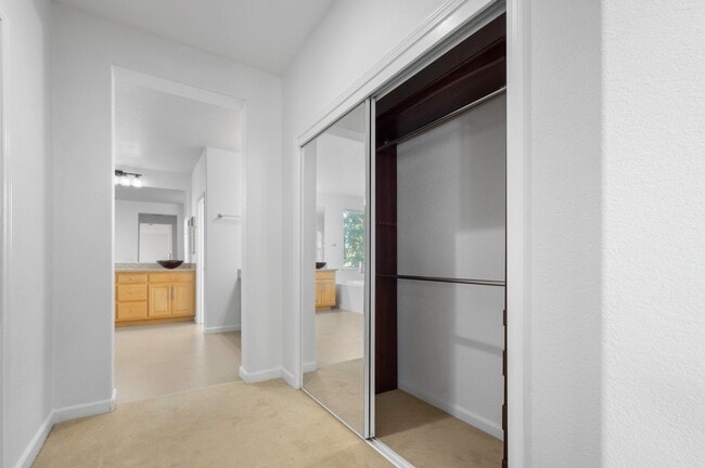 Building Photo - 991 Zephyr Ct