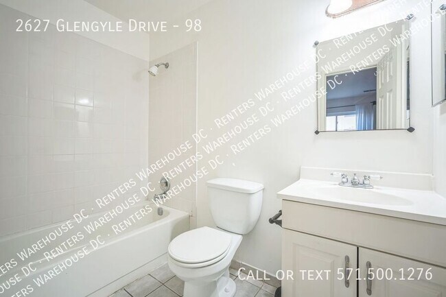 Building Photo - Charming 2Bd/1.5Bth Condo in the Heart of ...