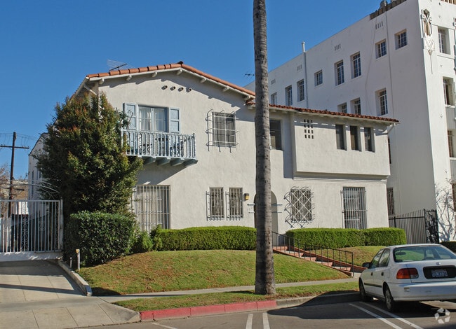 Building Photo - 360 S Cloverdale Ave