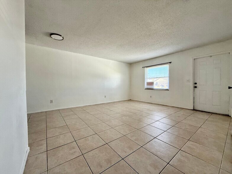 Building Photo - 6720 46th Ave W