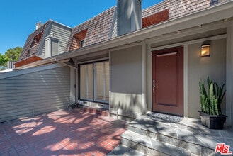Building Photo - 13326 Maxella Ave