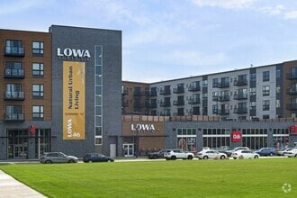 Building Photo - Lowa46