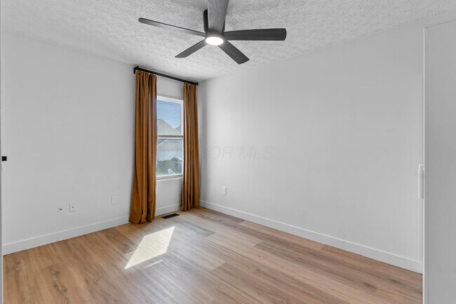 Building Photo - 2641 River Look Dr