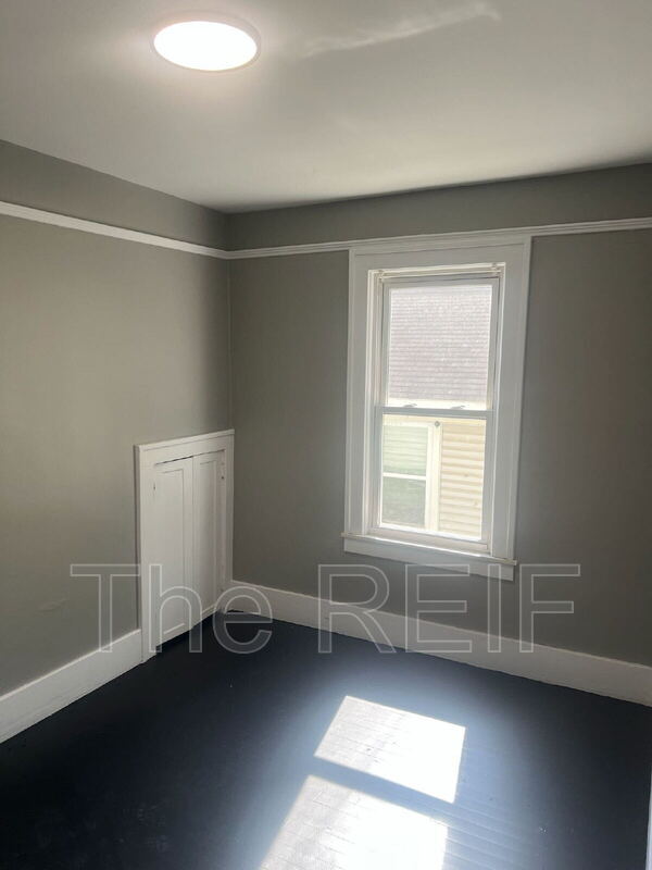 Building Photo - 7543 Lozier Ave