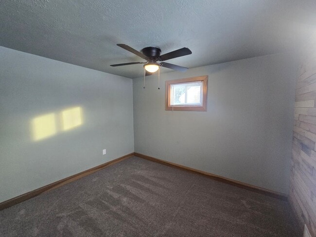 Building Photo - VIDEOTOUR: 3-Bedroom Country home with Garage and more! PETS WELCOME