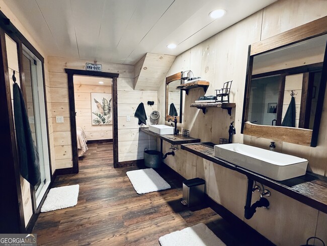 Building Photo - 85 Dixieland Ln