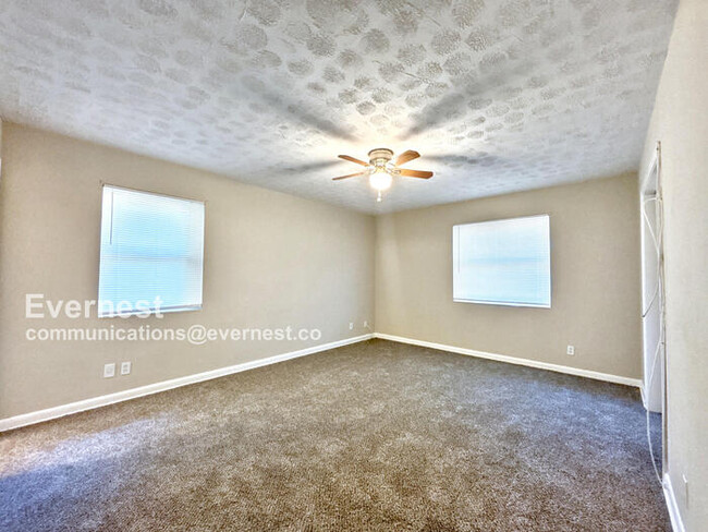 Building Photo - 6657 Blackwood Dr