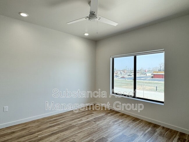 Building Photo - 1653 Midtown Pl