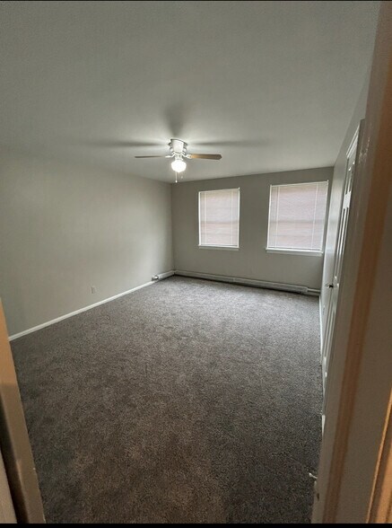 Building Photo - 13781 Cedar Rd