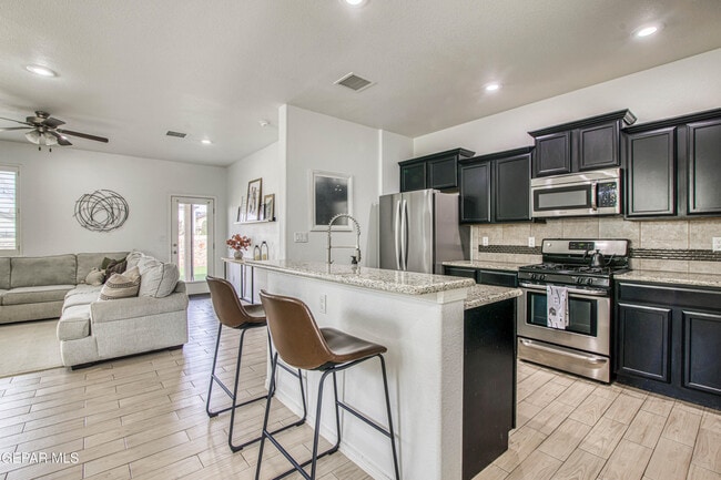 Building Photo - 7517 Red Cedar Dr