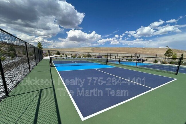 Building Photo - 904 Cascade Range Dr