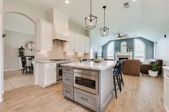 Building Photo - 13807 Halpren Falls Cir