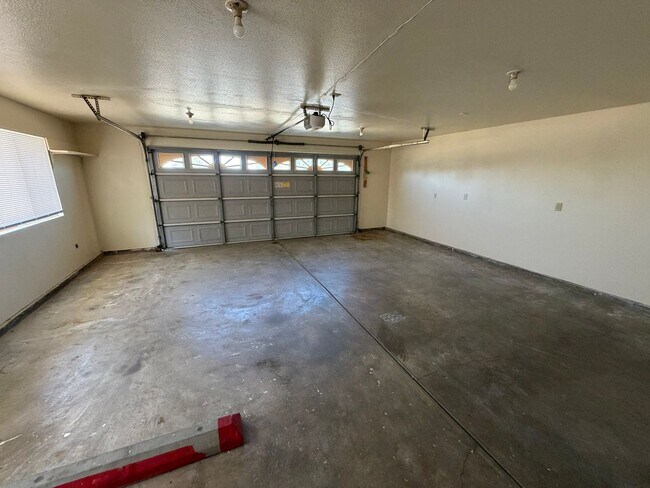 Building Photo - 3 Bed 2 Bath Country Home