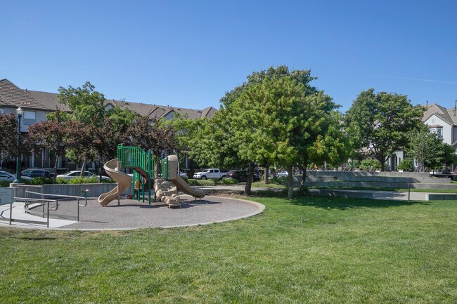 Building Photo - 1020 Yates Way