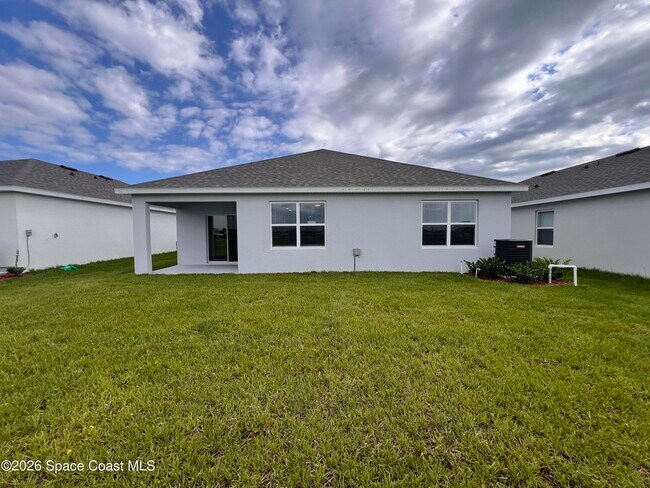 Building Photo - 1394 Garabaldi Cir SE