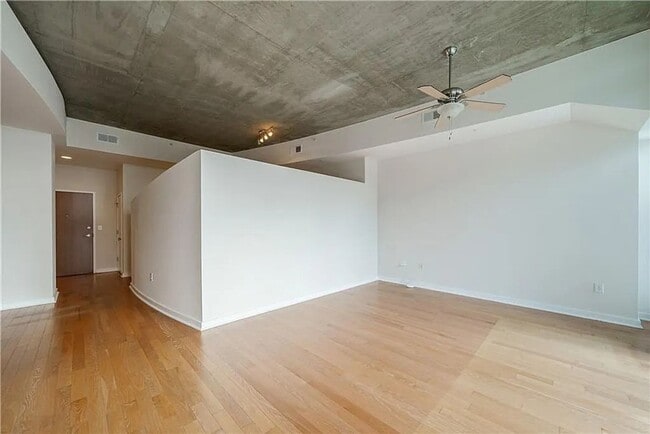 Building Photo - 3300 Windy Ridge Pkwy SE