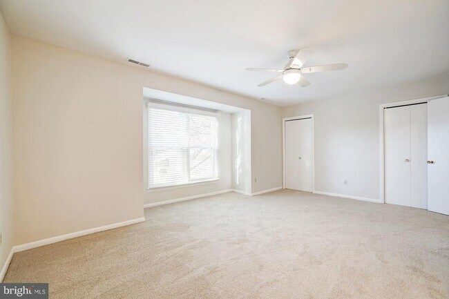 Building Photo - 9926 Great Oaks Way