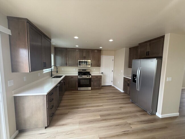 Building Photo - 1652 Ascent Pl