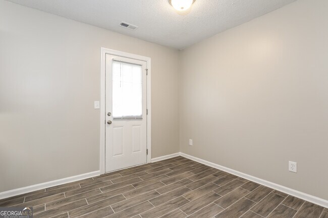 Building Photo - 8808 Edenton Way