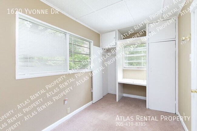 Building Photo - 1620 Yvonne Dr