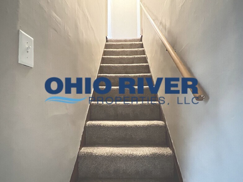 Building Photo - 118 3rd St