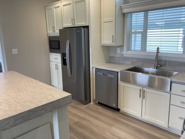 Building Photo - 3604 Campari Dr