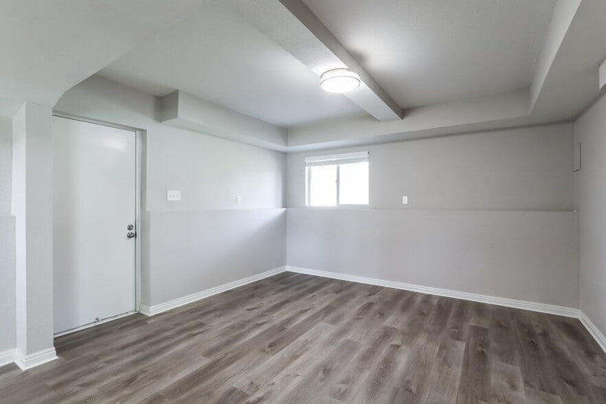 Building Photo - 4345 S 700 W