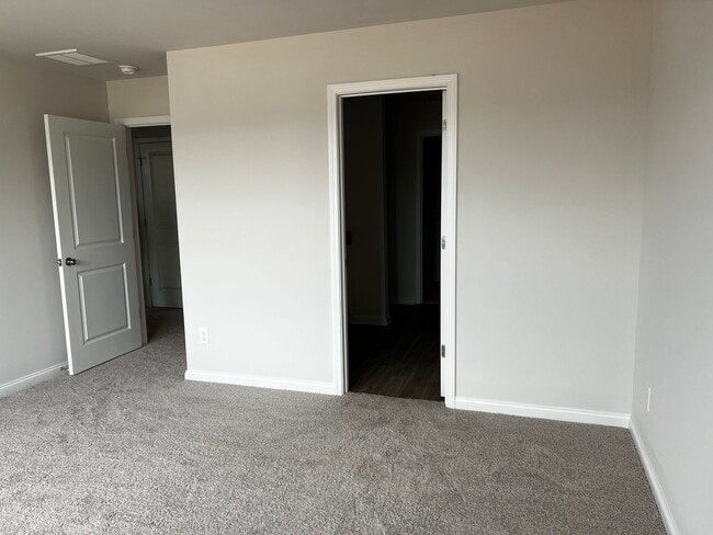 Building Photo - 478 Superior Ct