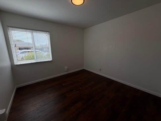 Building Photo - Cardiff SHORT TERM RENTAL MAX 6 months  3 ...