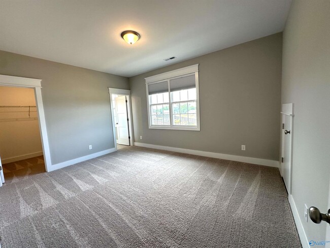 Building Photo - 8105 Goose Ridge Dr SE