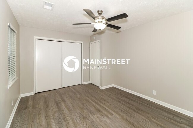 Building Photo - 3 Bedroom Pet-Friendly Home in Lithonia, GA with Main Street Renewal