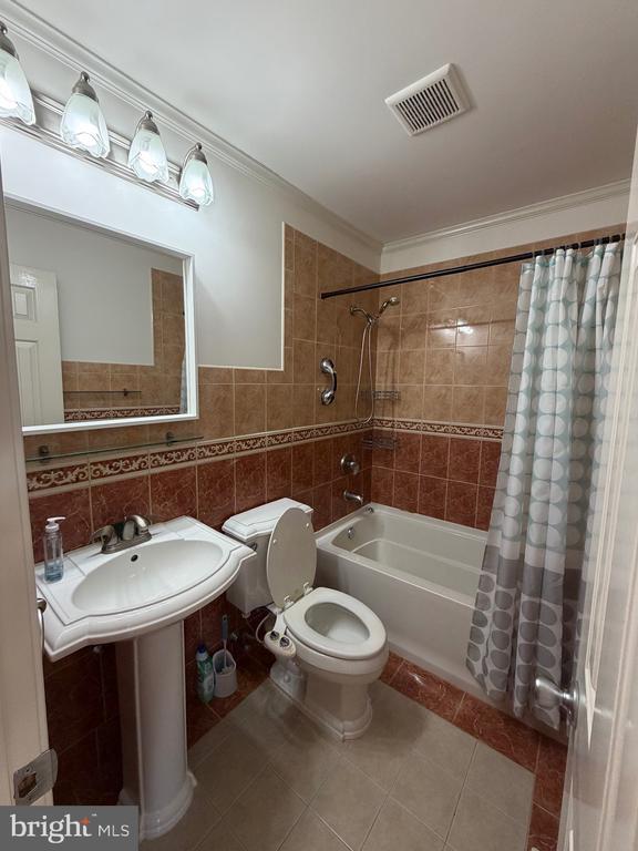 Building Photo - 816 Hendrix St