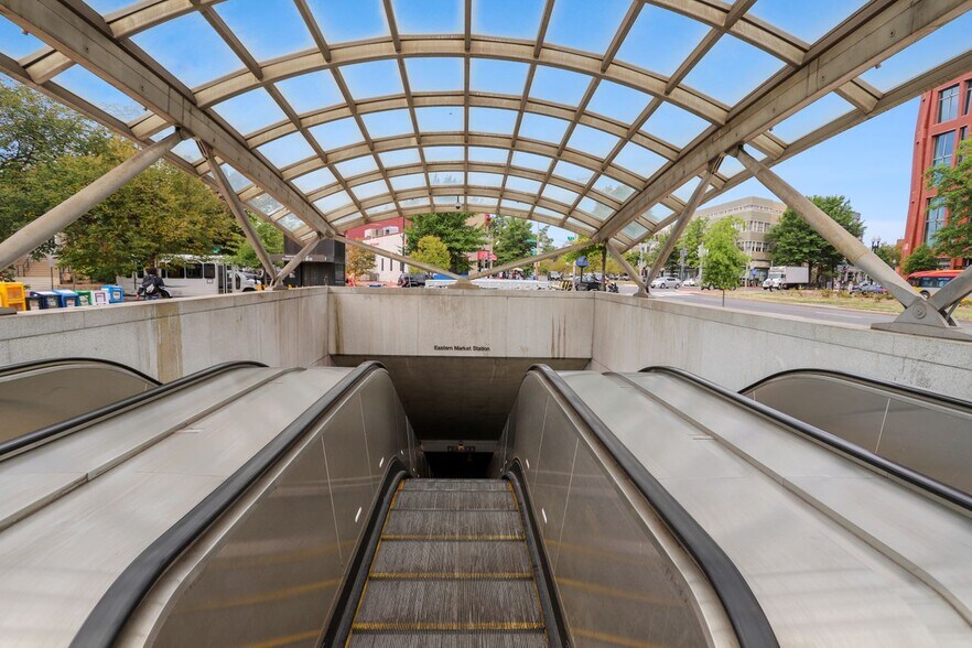 Building Photo - 1110 3rd St NE