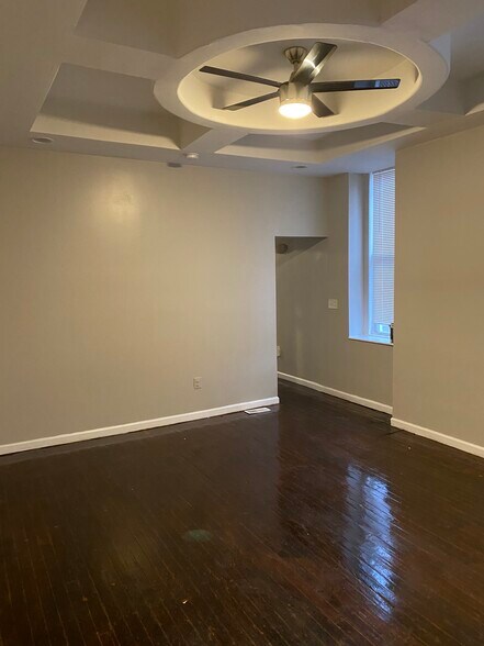 Living Room - 1001 W Fayette St