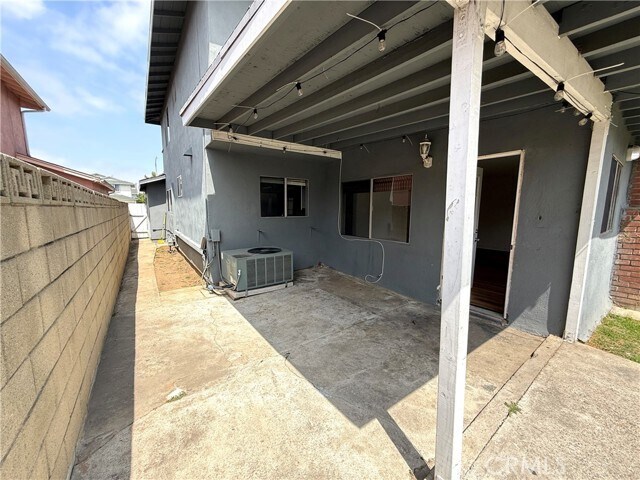 Building Photo - 17808 Tamcliff Ave