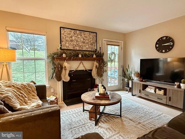 Building Photo - 602 Hamilton St