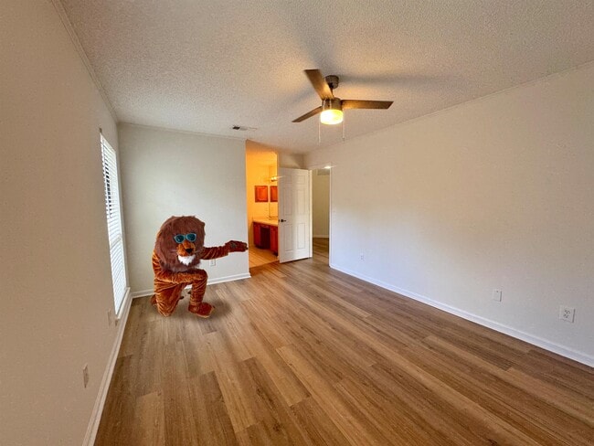 Building Photo - 2086 Magnus Ln
